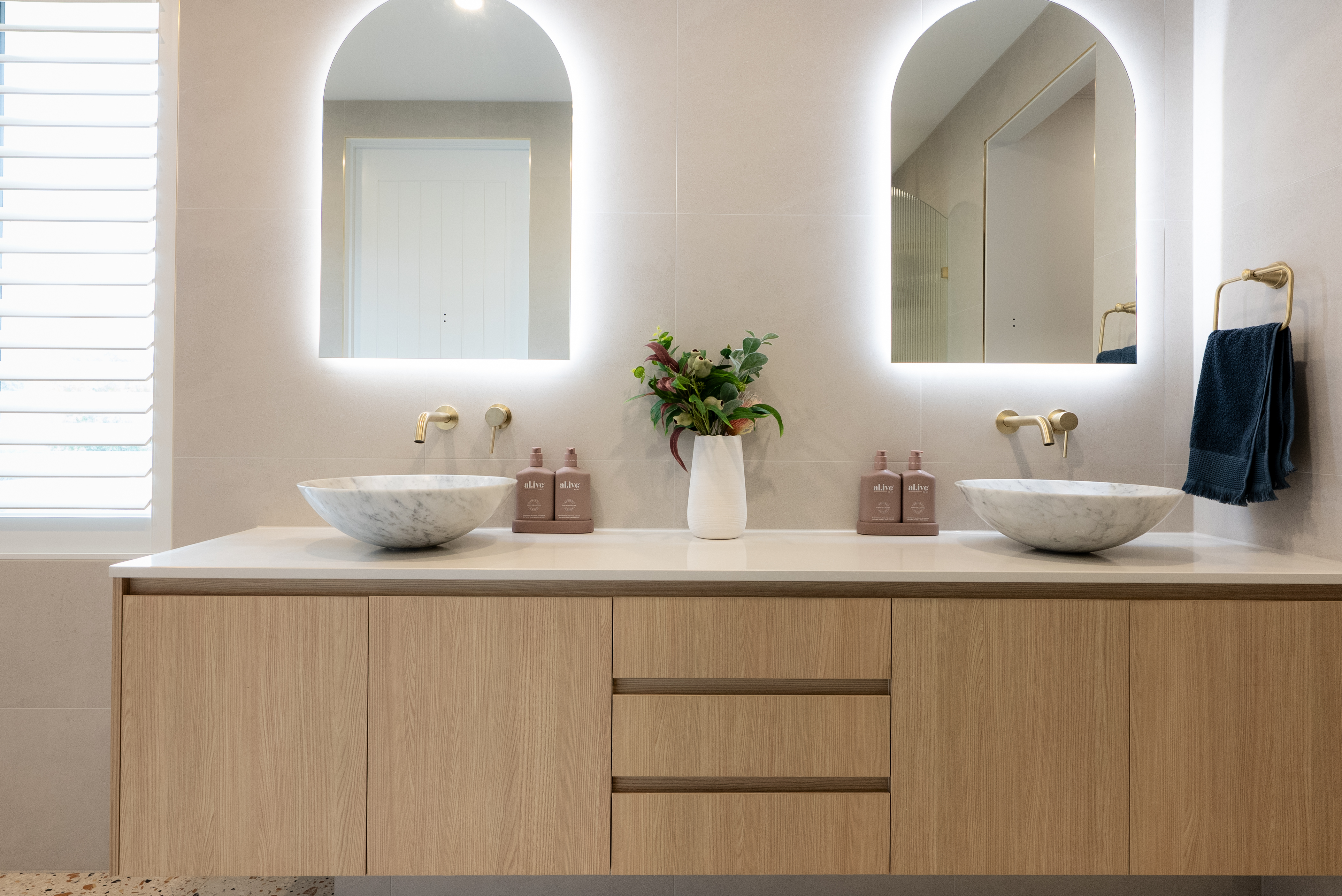 Master vanity
